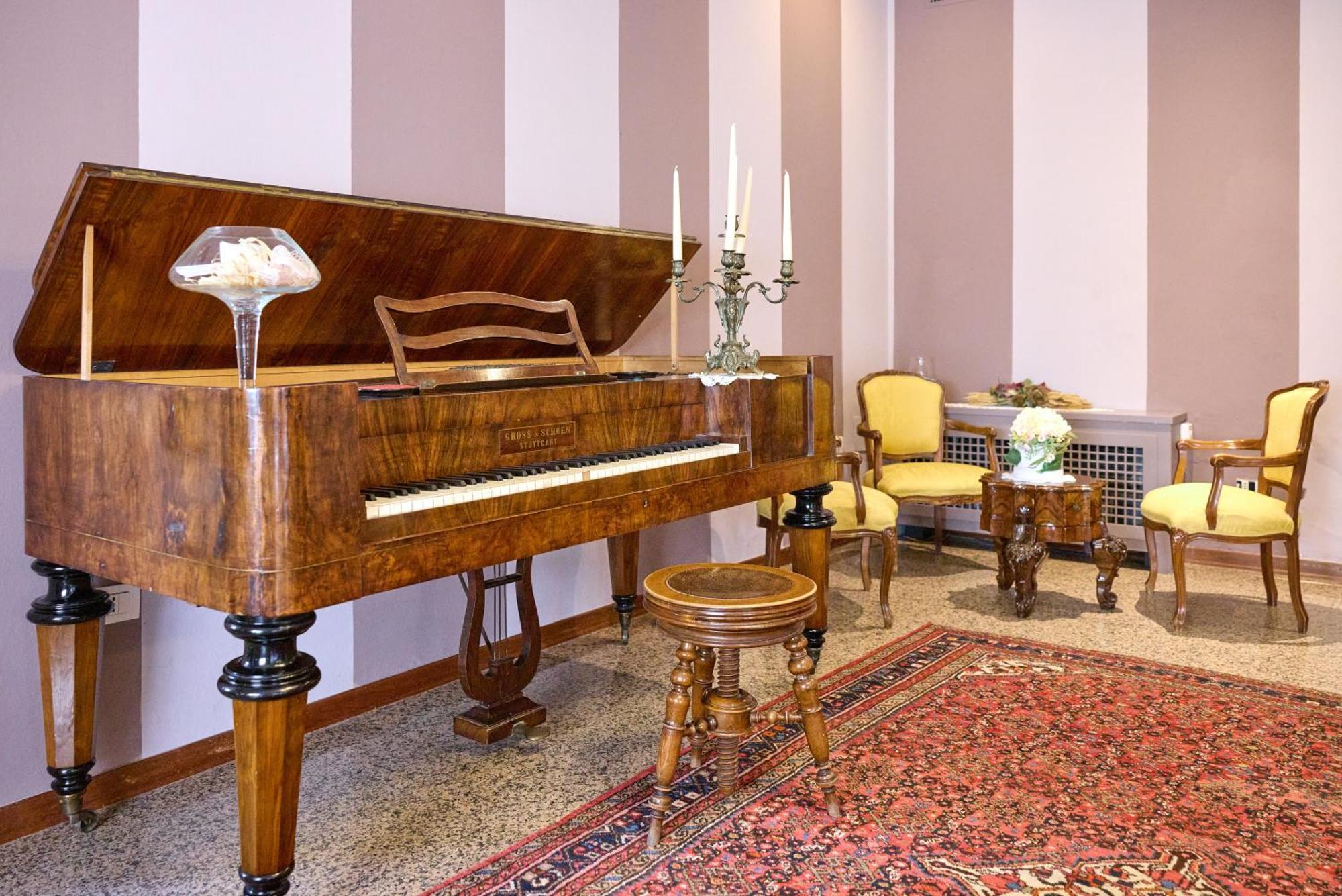 Lake Front Hotel Brenzone Bagian luar foto