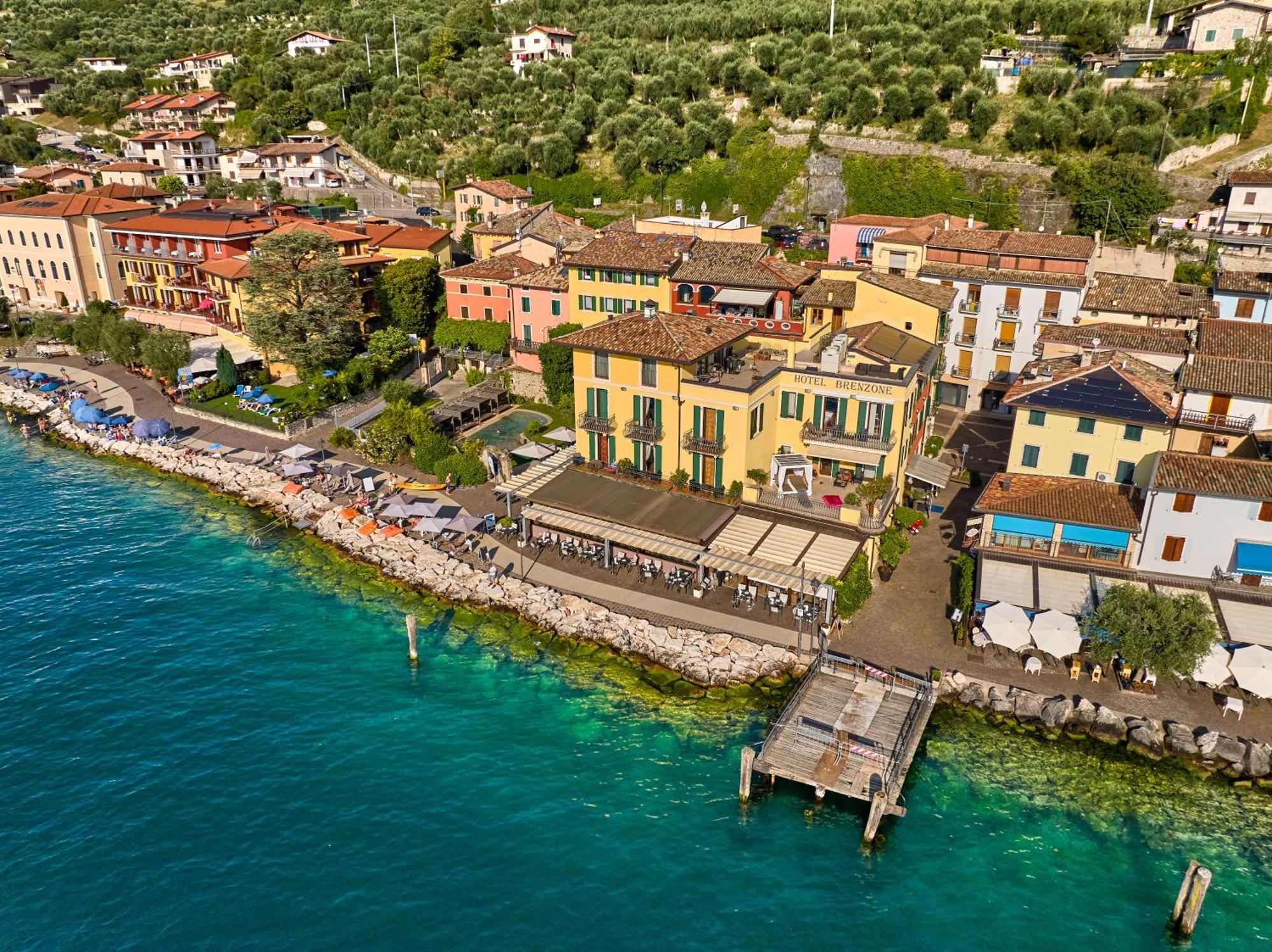 Lake Front Hotel Brenzone Bagian luar foto
